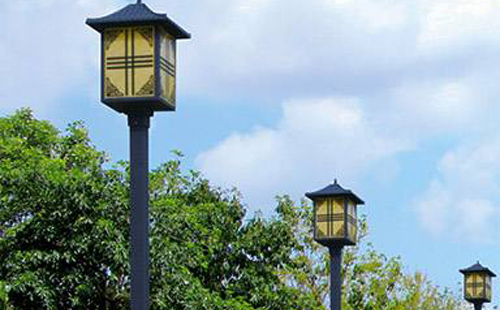 玛曲庭院灯安装间距与布灯设计全解析