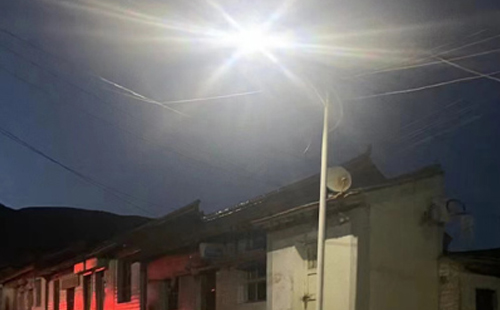 农村院子里最适合的玛曲太阳能路灯亮度与安装要点